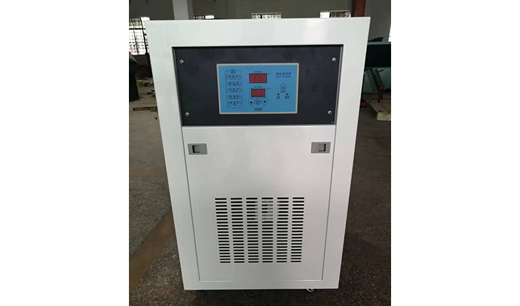 Air-cooled box type industrial chiller